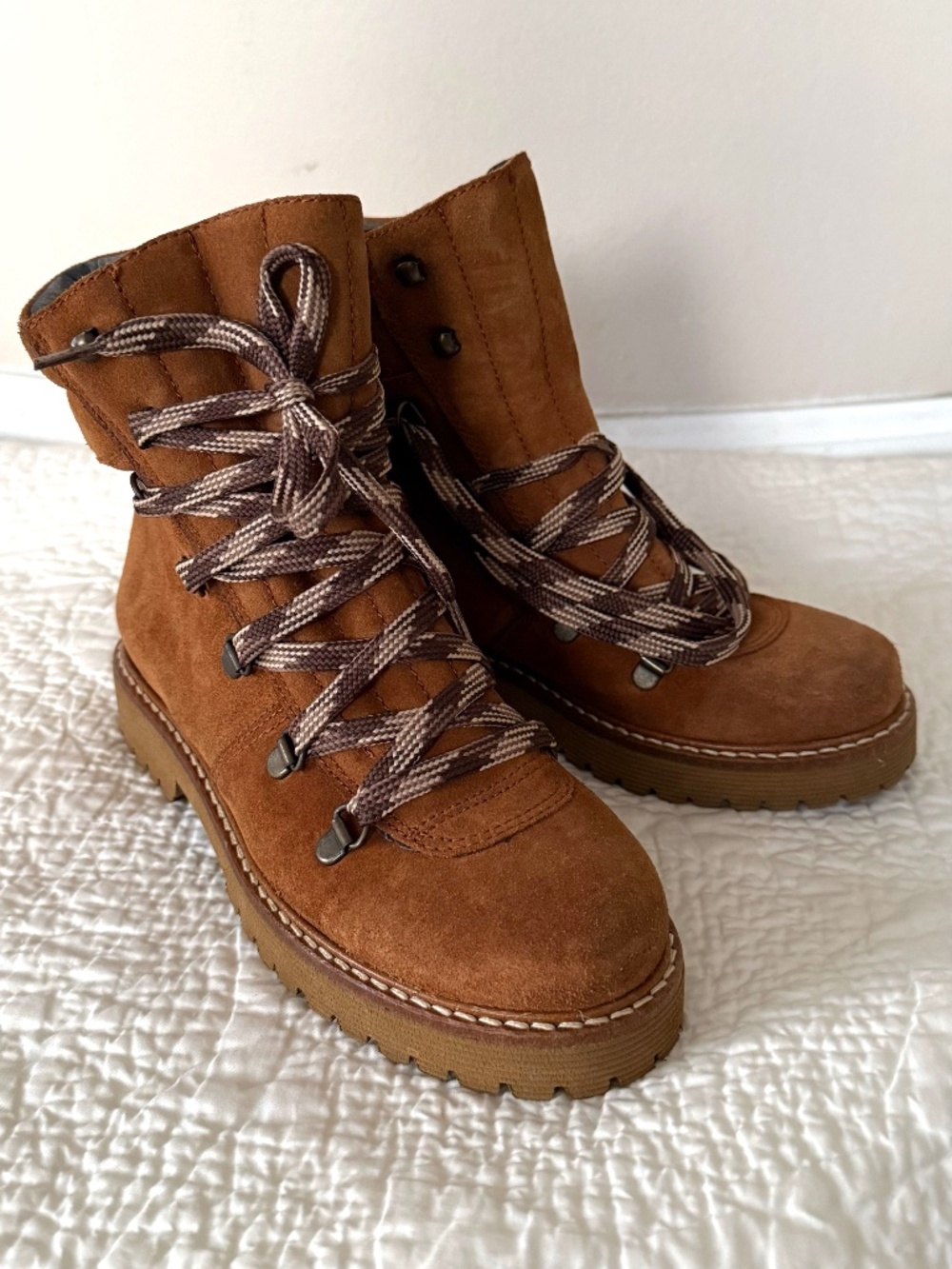BROWN FAUX SUEDE LACE UP LUG SOLE HIGH TOP CUSHIONING BOOTS WOMEN'S 5- 5 1/2